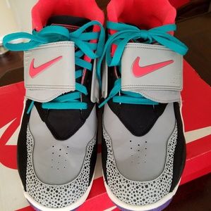 Nike (air diamond turf)